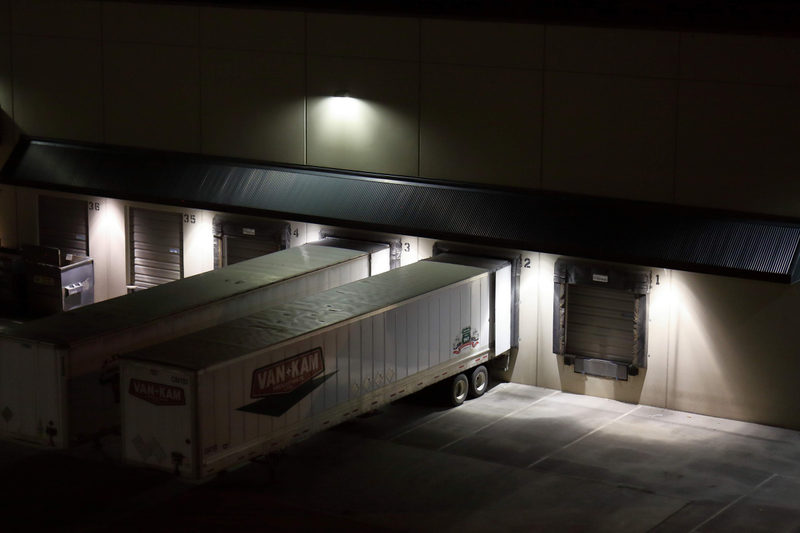 Illustration for article titled Pics from the Curbside: 2018-11-12 At Night